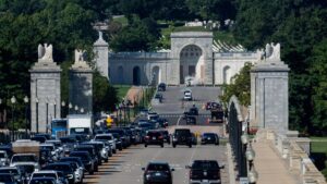 Trump to use Washington arch as military complex for drones and snipers