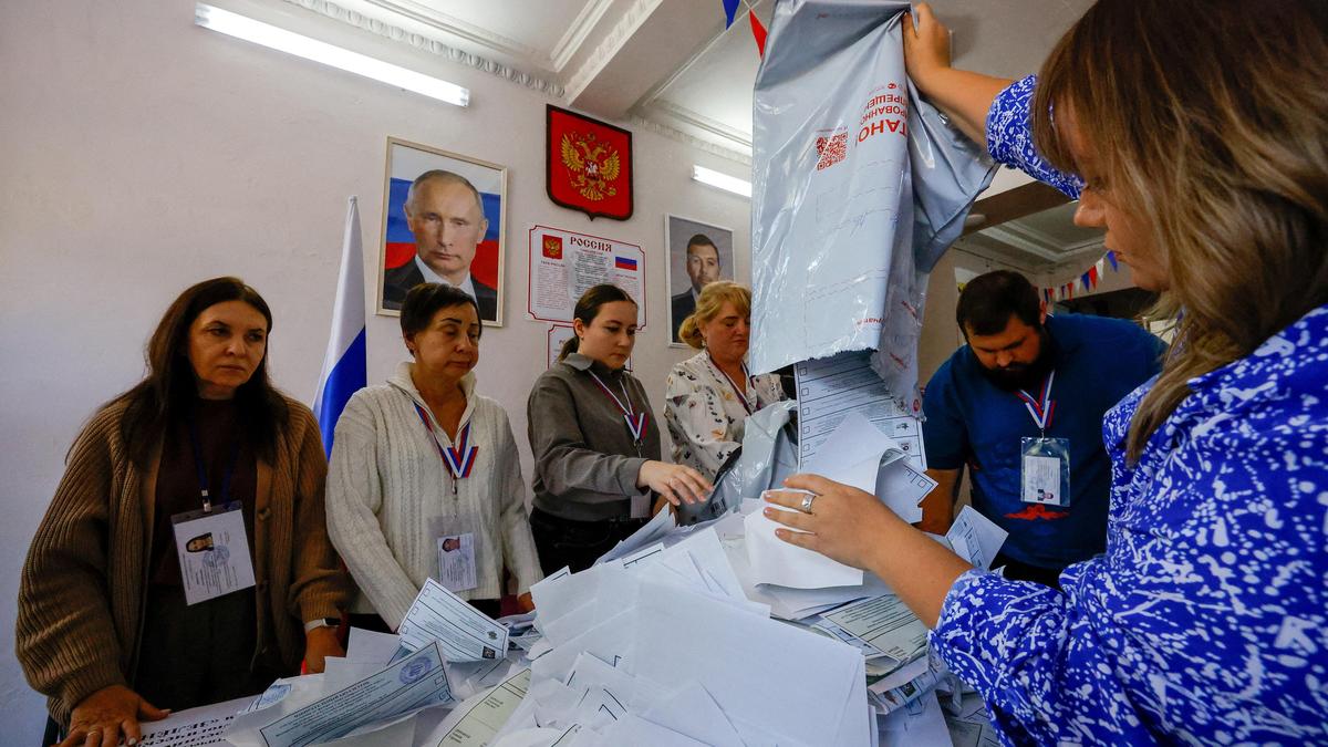 Early returns in Russia’s parliamentary election show main Kremlin party leading