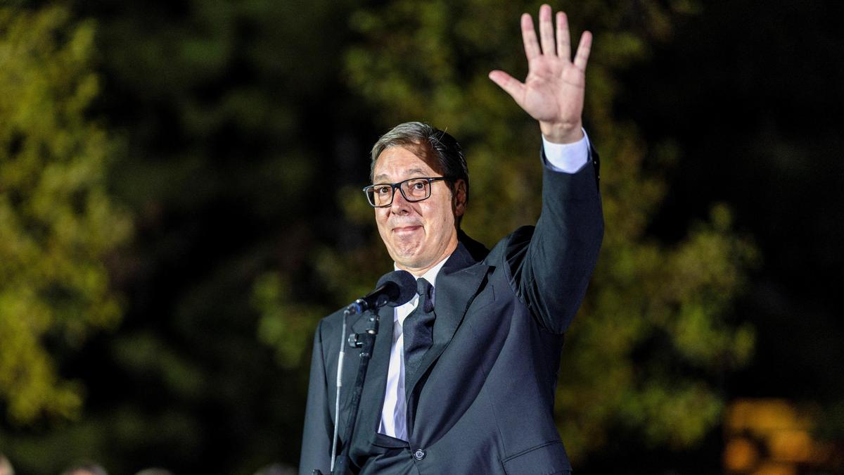 Serbia’s populist President Vucic resigns to run for Prime Minister at early vote