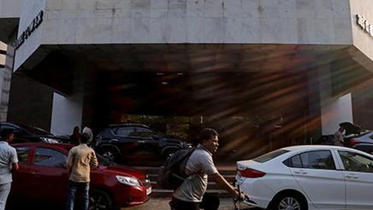 Govt evaluating financial bids for IDBI Bank strategic sale: Sources