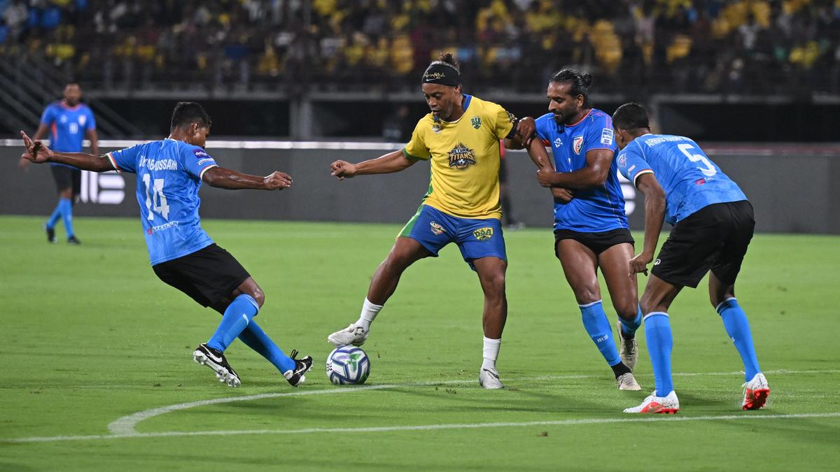 Brazil Legends thrill the crowd during win