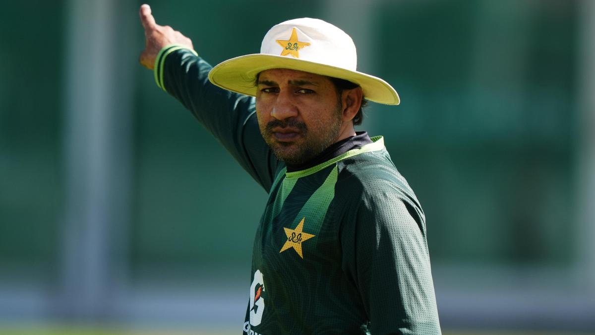 Pakistan sacks head coach, sends 7 players home, ahead of 3rd Test in England