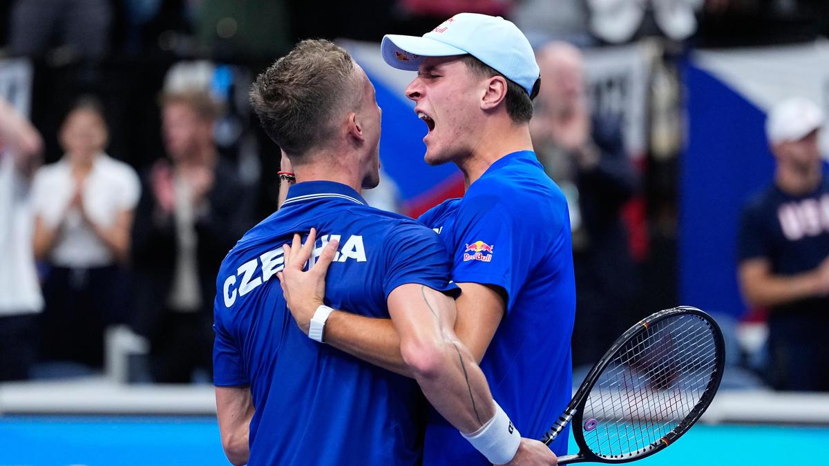 Davis Cup: Czechs beat USA to qualify for finals