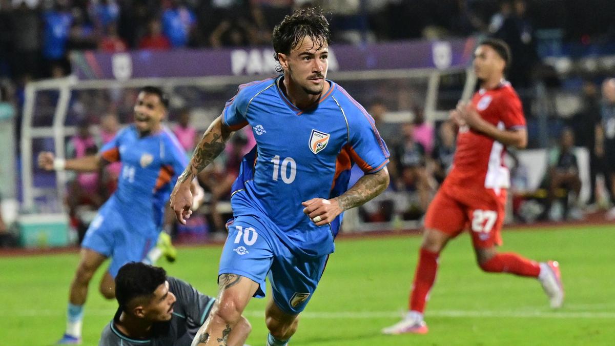 India lets Panama off the hook in a draw