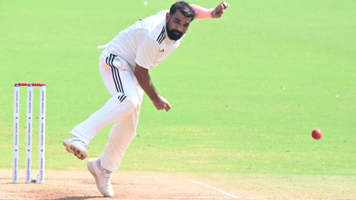 Duleep Trophy final | East bowlers have South on the mat