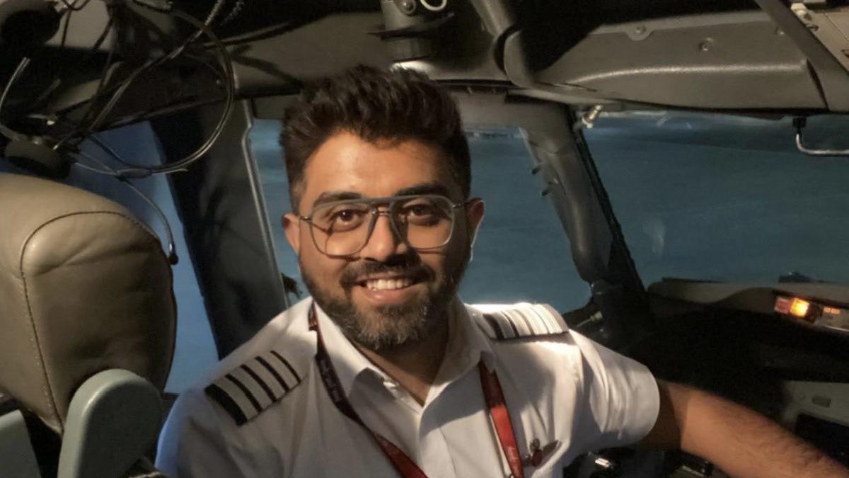 Israeli PM hails Indian pilot wounded in diverted flydubai flight