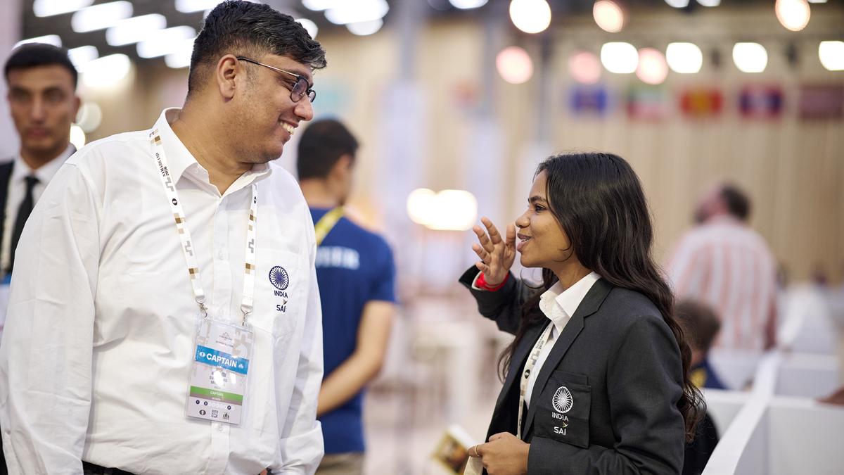 Arjun finds form as India beats Spain; Savitha stars for women
