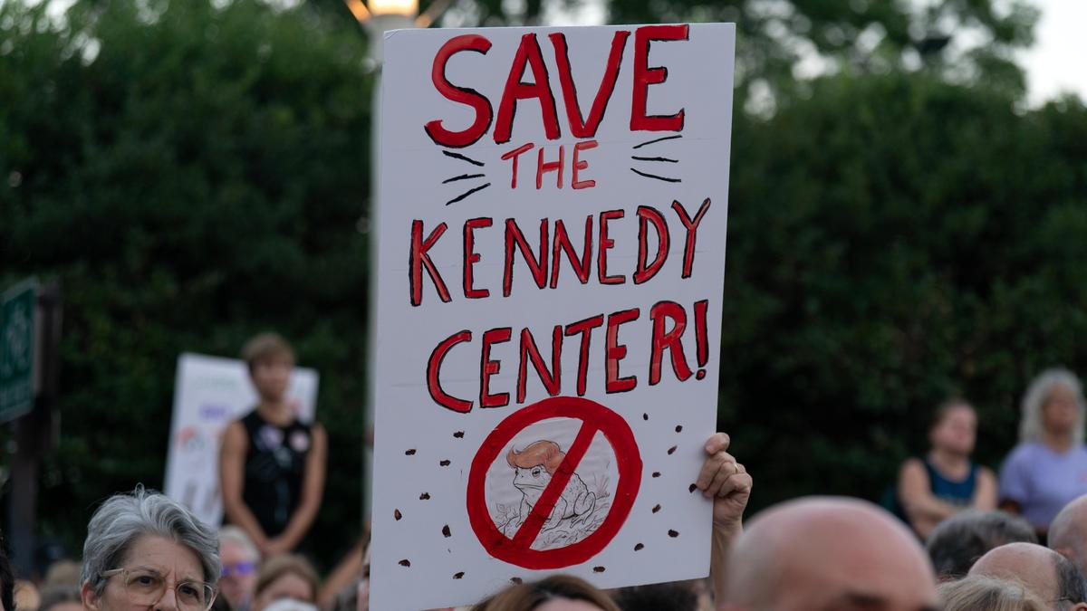 Protesters form human chain at Kennedy Centre after Trump threat