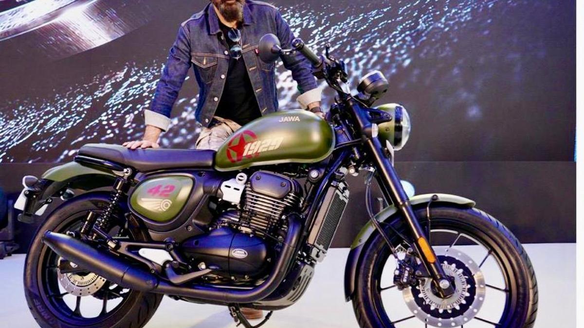 New Jawa 42 motorcycle unveiled at ₹1.8 lakh
