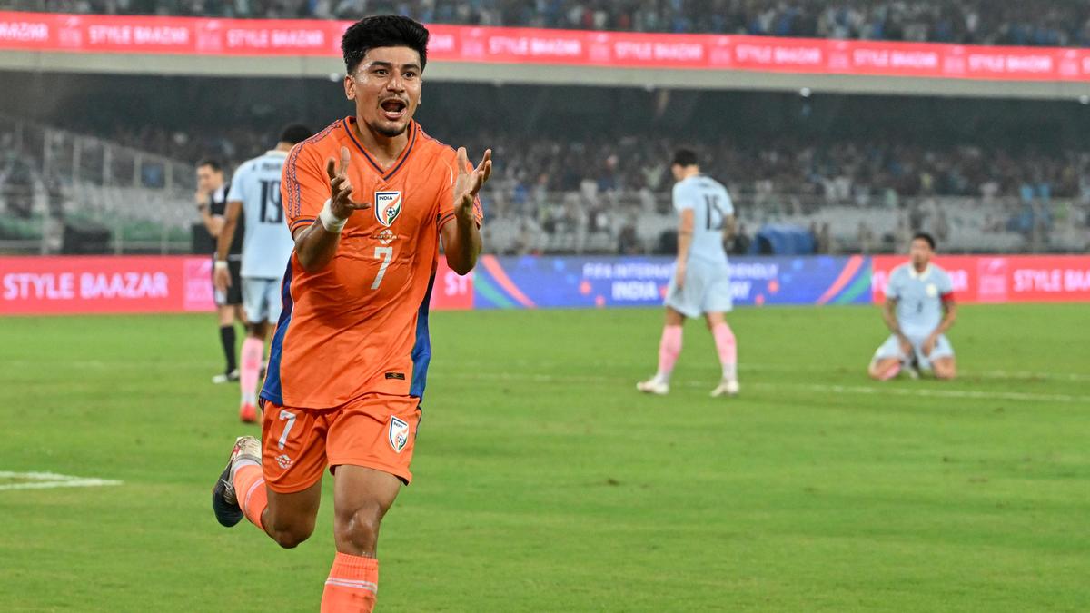 India’s fight fades as Uruguay nets six