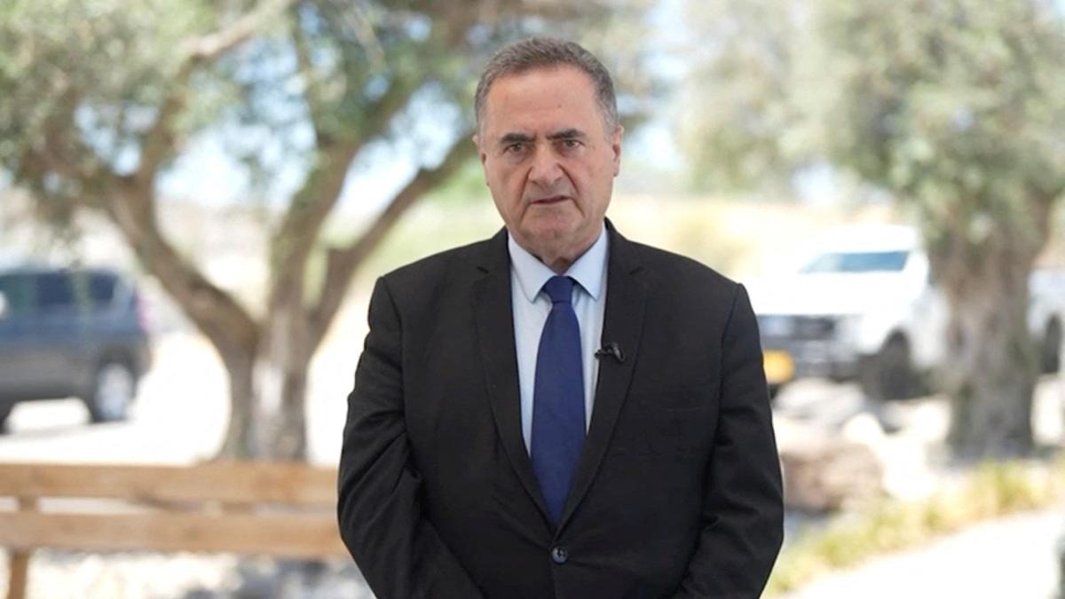 Israel defence minister slams Eisenkot’s call for military to resist PM