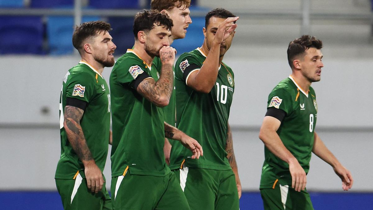 Ireland soccer players again wear black armbands and refuse handshakes with Israel team