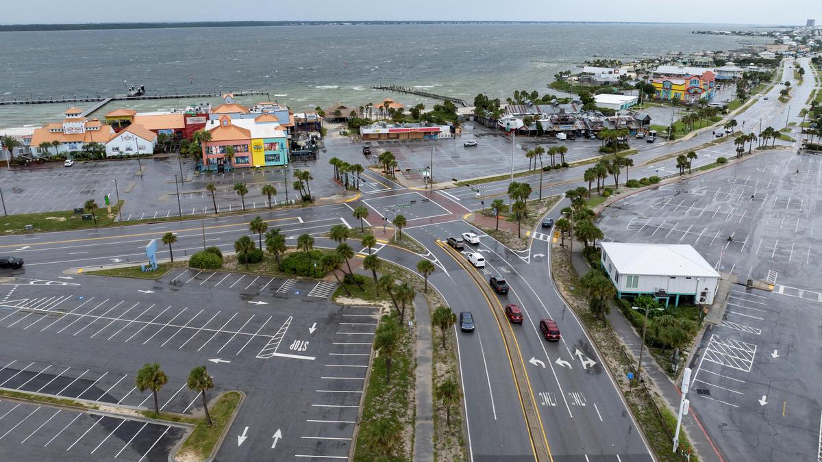 Hurricane Isaias lashes U.S. Gulf Coast with wind and rain hours before it comes ashore
