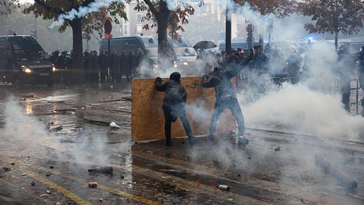 Fresh clashes rock France as protesters march on