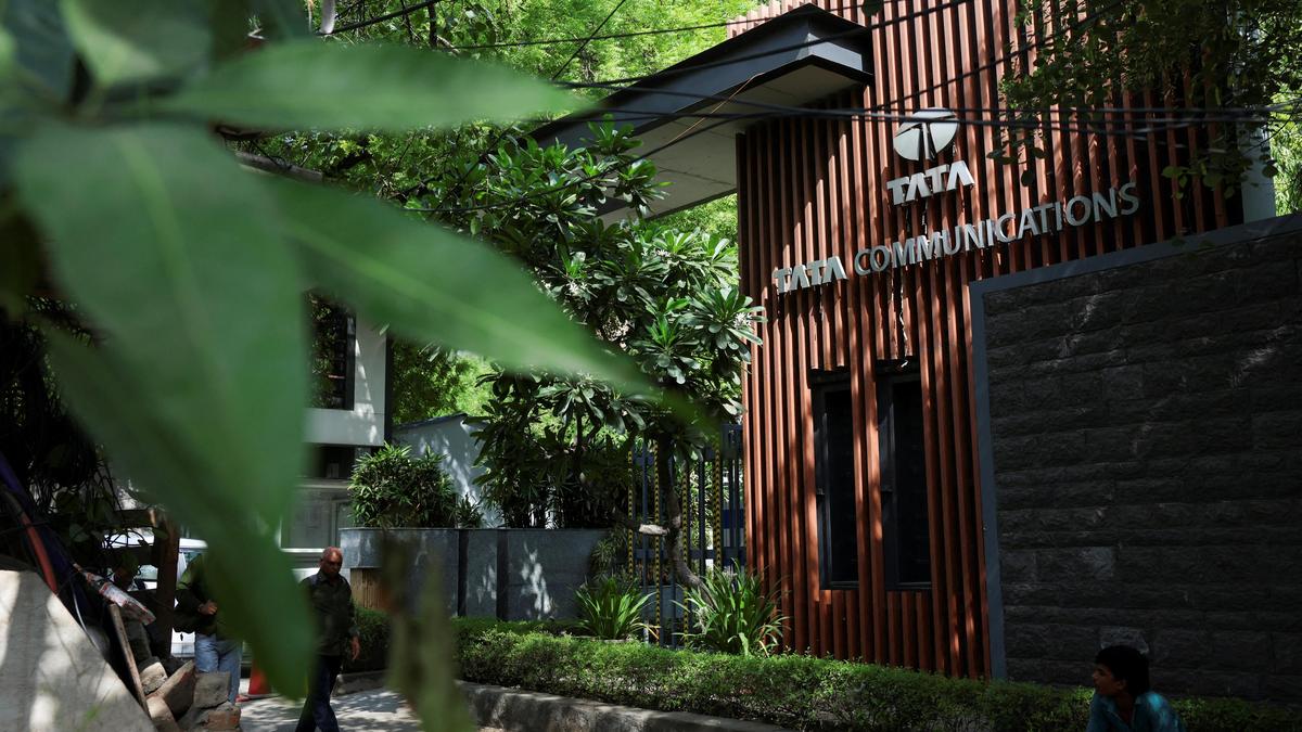 Tata Communications to invest ₹4,350 crore in 10,000-km AI data centre network