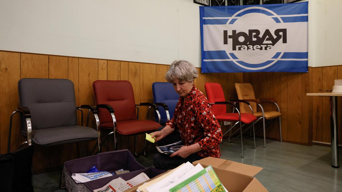 Independent Russian newspaper Novaya Gazeta shuts under Kremlin pressure