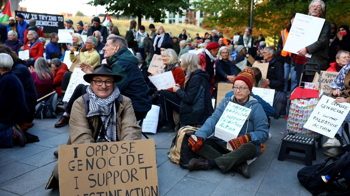 London police arrest 139 people outside U.S. Embassy for supporting banned pro-Palestinian group