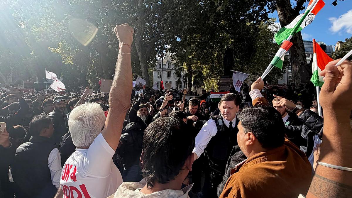 Indian student groups in London protest against CEC Gyanesh Kumar, SIR; Govt supporters hold counter-protest