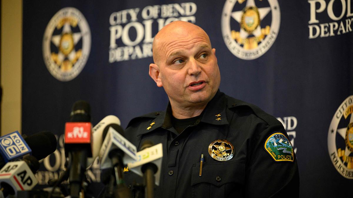 Oregon school attack: Teen shooter was former student, police say
