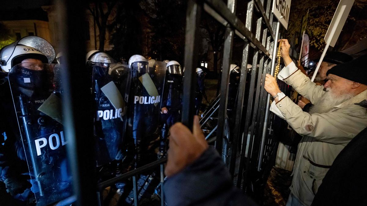 Police secure Poland’s Constitutional Tribunal as protests erupt over court chief’s suspension