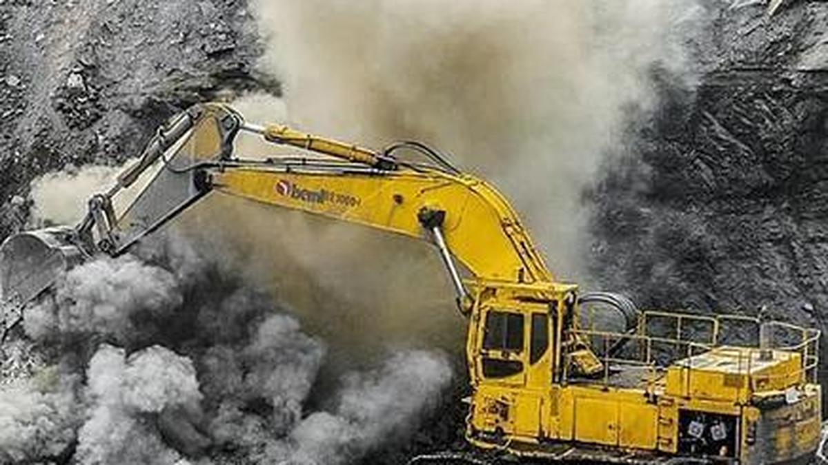 Coal supplies to power plants rise 36% from September lows; rail loading hits 465 rakes a day