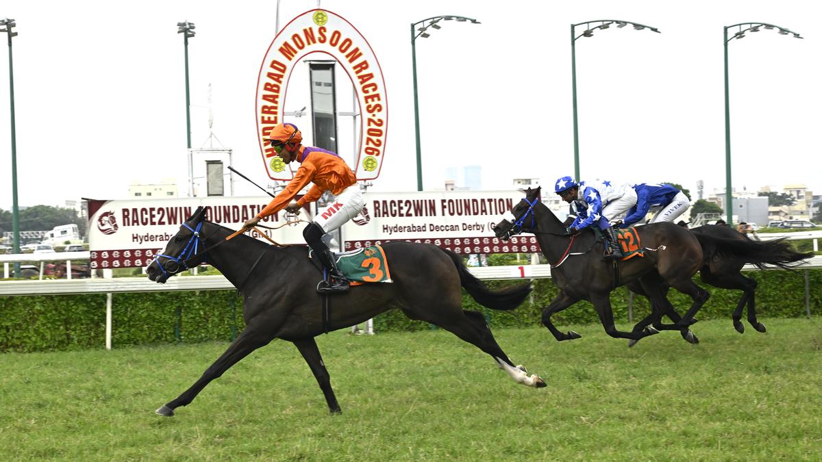 Unfancied Buddy speeds to victory in the Deccan Derby