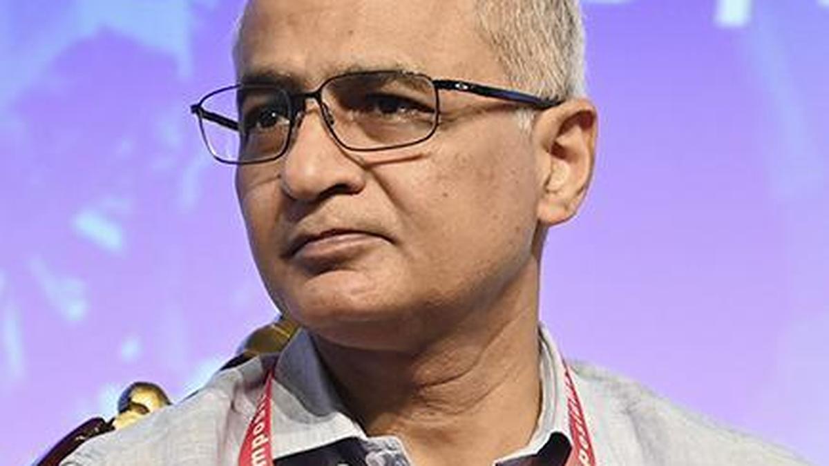 Govt warns private fuel retailers over sales caps
