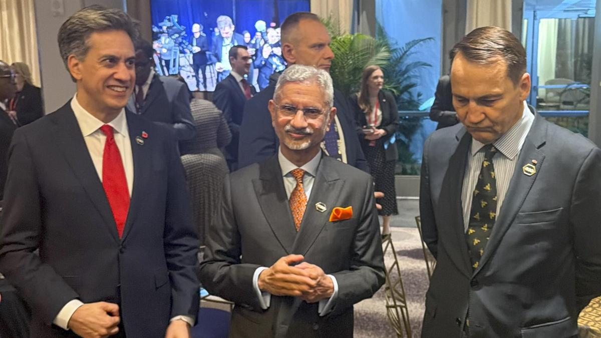 India slams global energy disruptions through sanctions, chokepoints