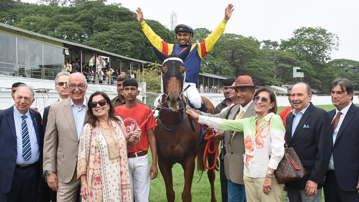 Zuccaro brooks no challenge in the Invitation Cup