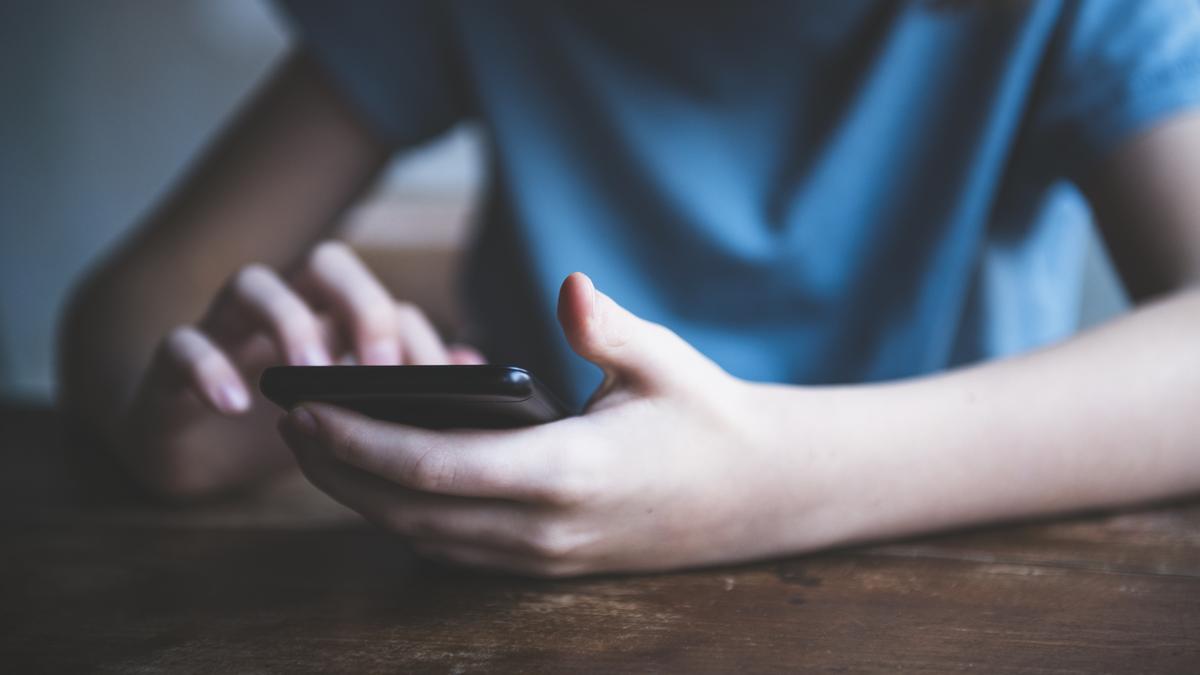 Greece passes social media ban for children under 15