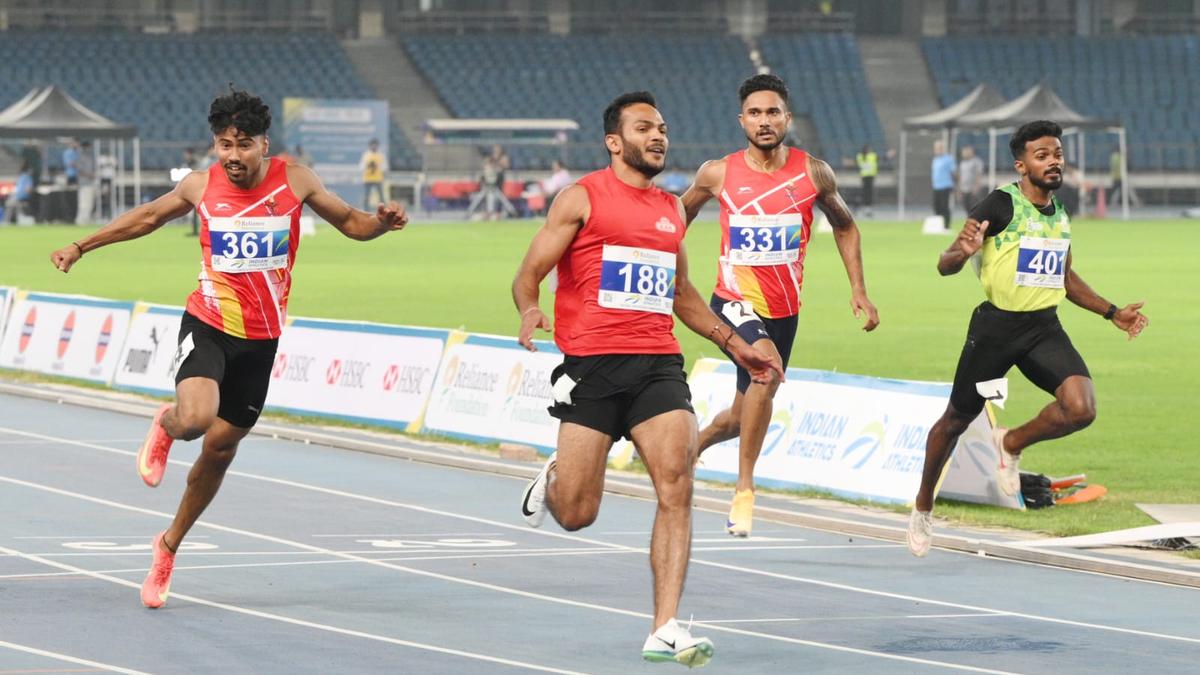 Comeback man Hoblidhar storms to win in 100m