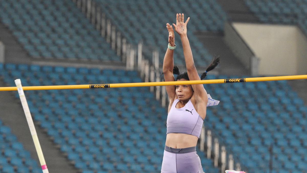 Anushka Yadav claims hammer throw gold