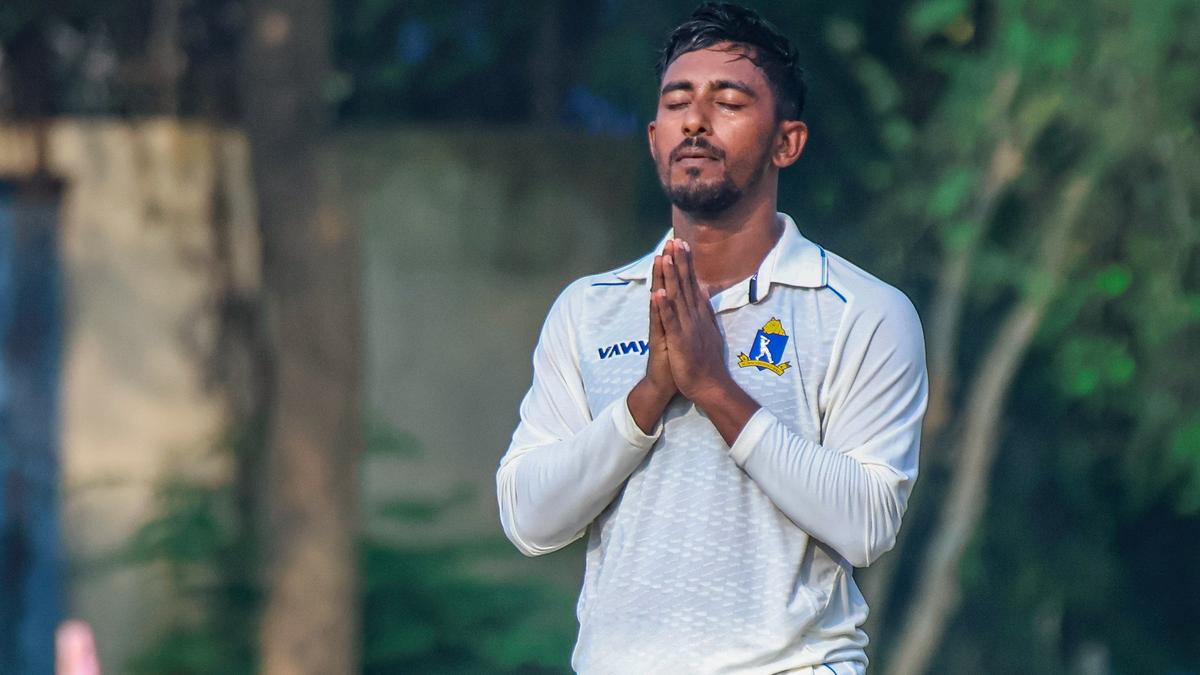 Gharami, Porel hammer tons to put Bengal ahead