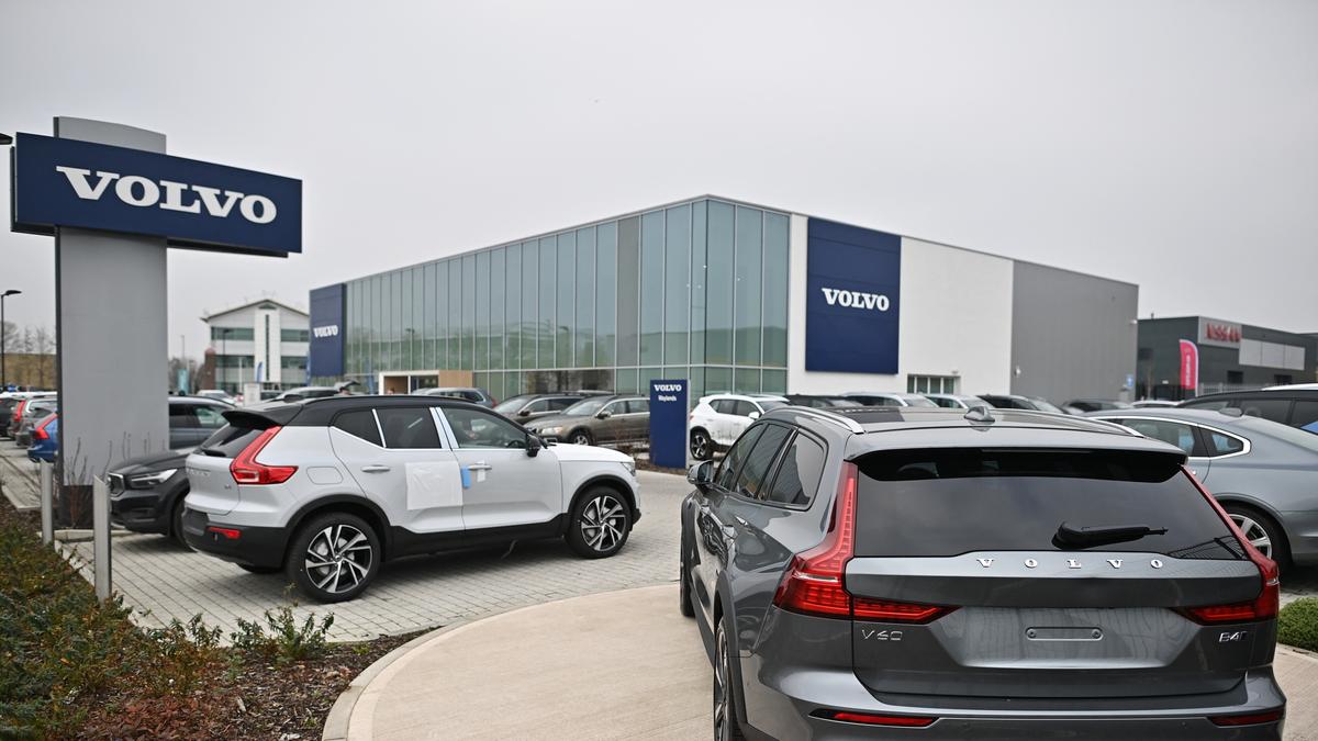 Volvo Cars announces 2,500 job cuts worldwide