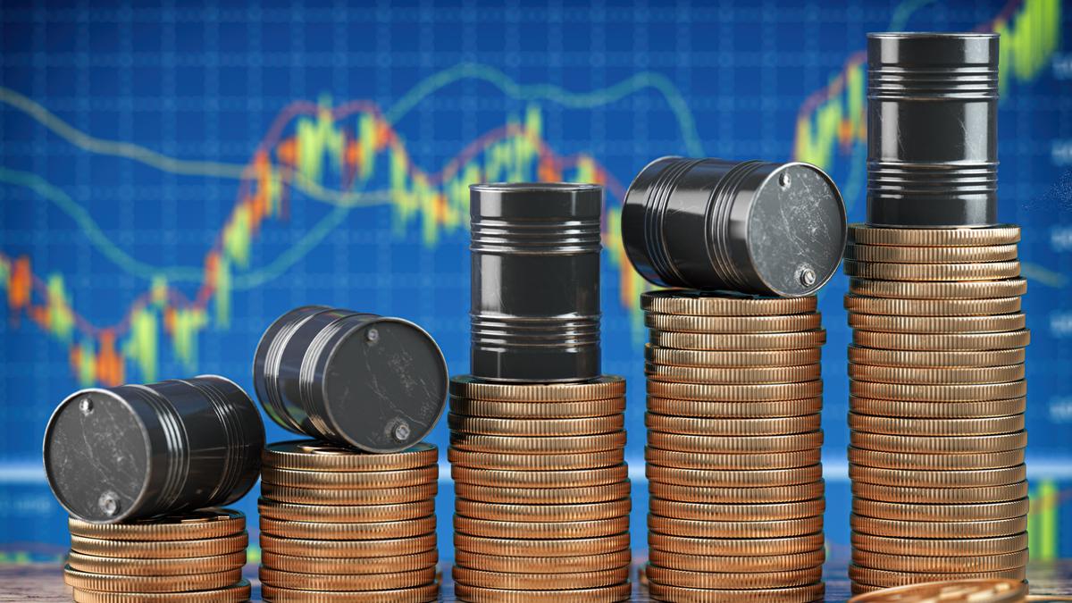 Oil rises as U.S. orders diplomats to leave Saudi Arabia amid escalating tensions