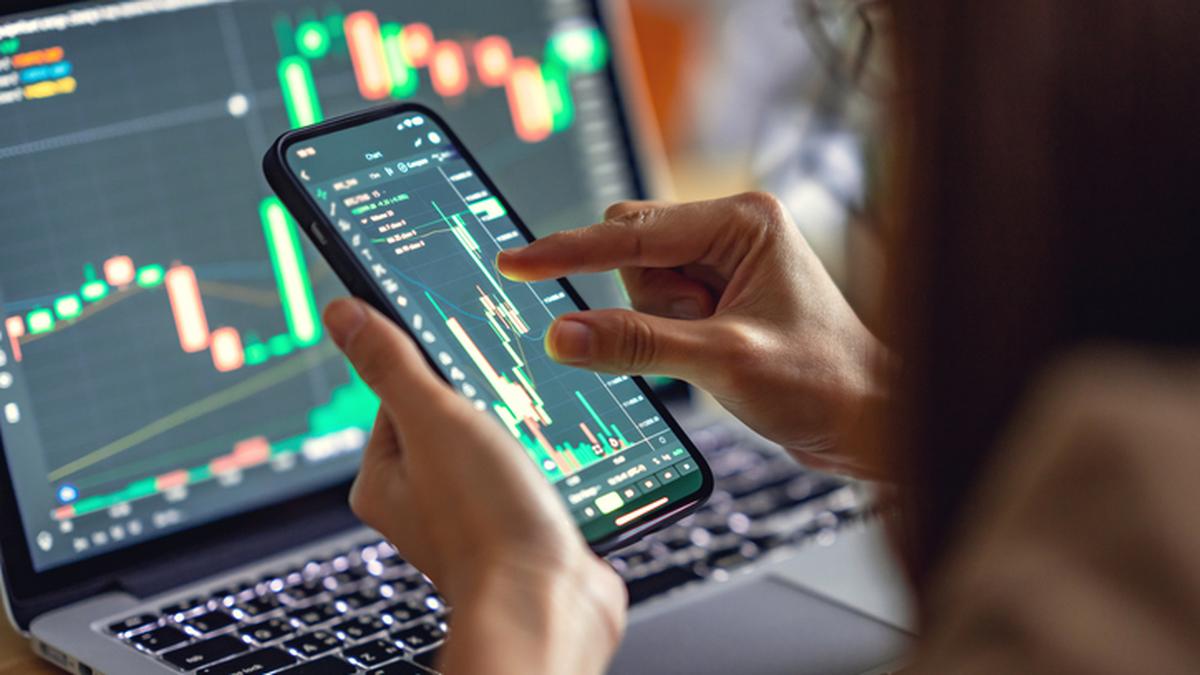 Indian markets snap 1-week rally following surge in crude, FII outflows